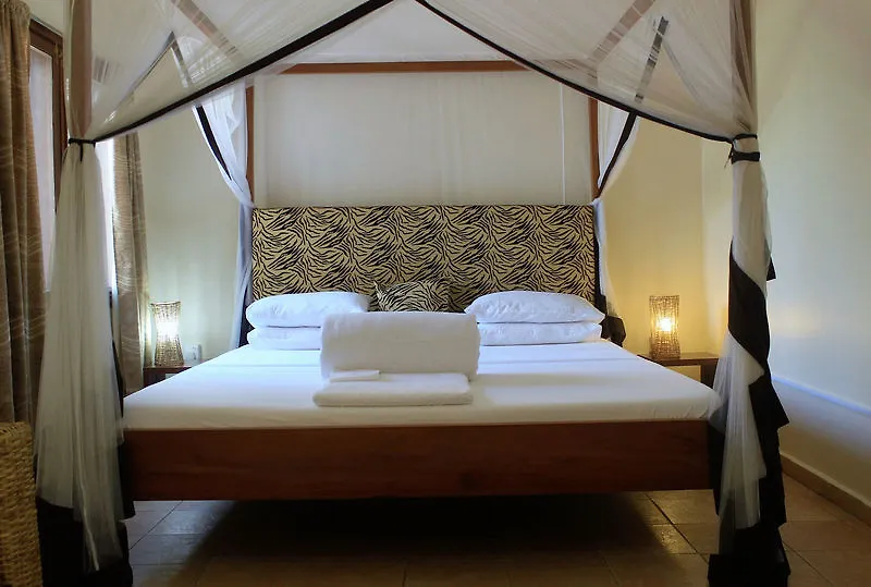 2 Friends Guest House Jinja 4*,
