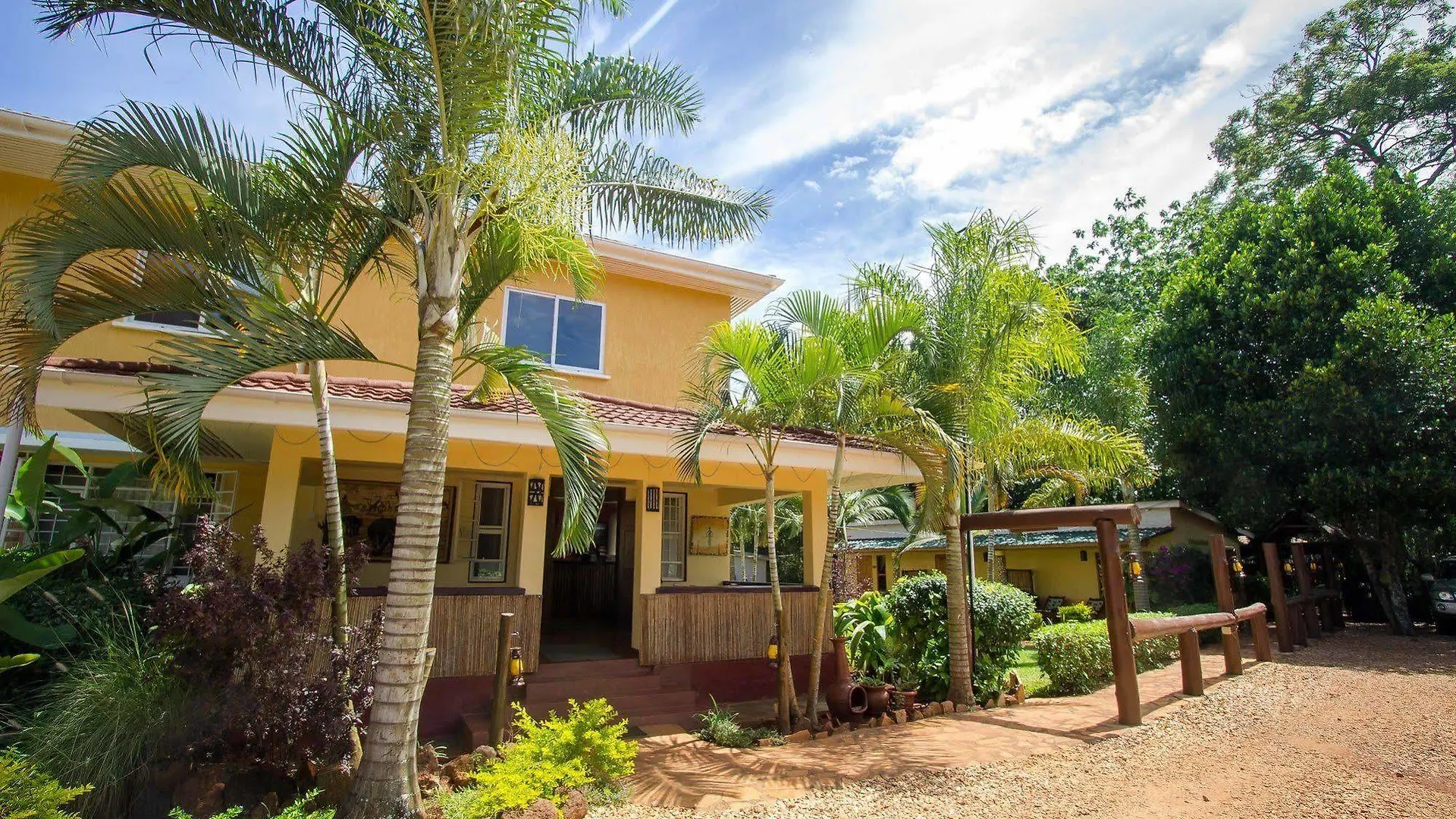 2 Friends Guest House Jinja 4*,  Uganda