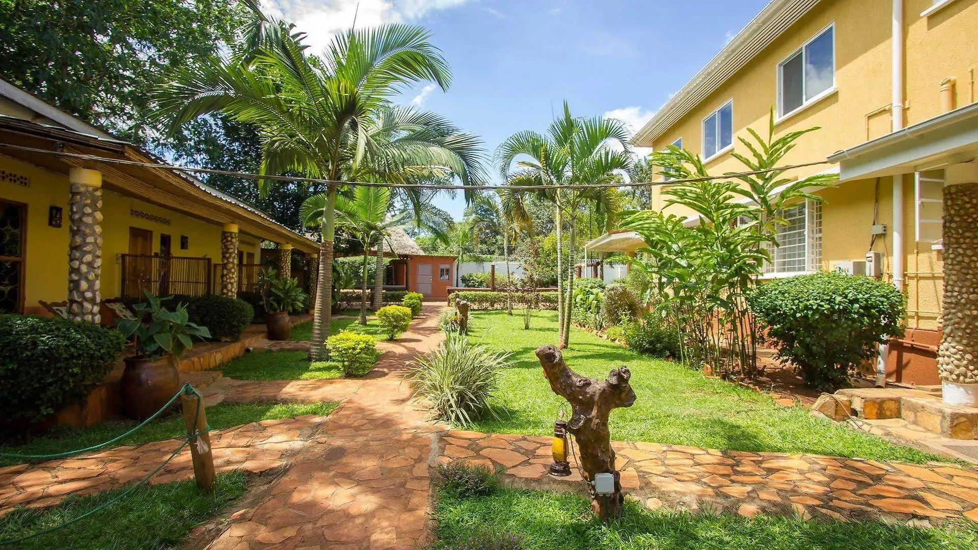 Hotel 2 Friends Guest House Jinja